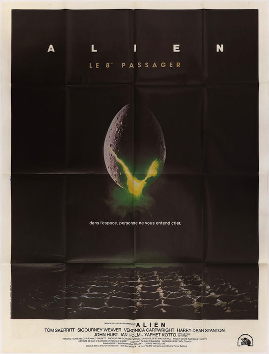 Full front view of the French Alien Grande movie poster featuring the alien egg, green glow, cast names, and tagline.